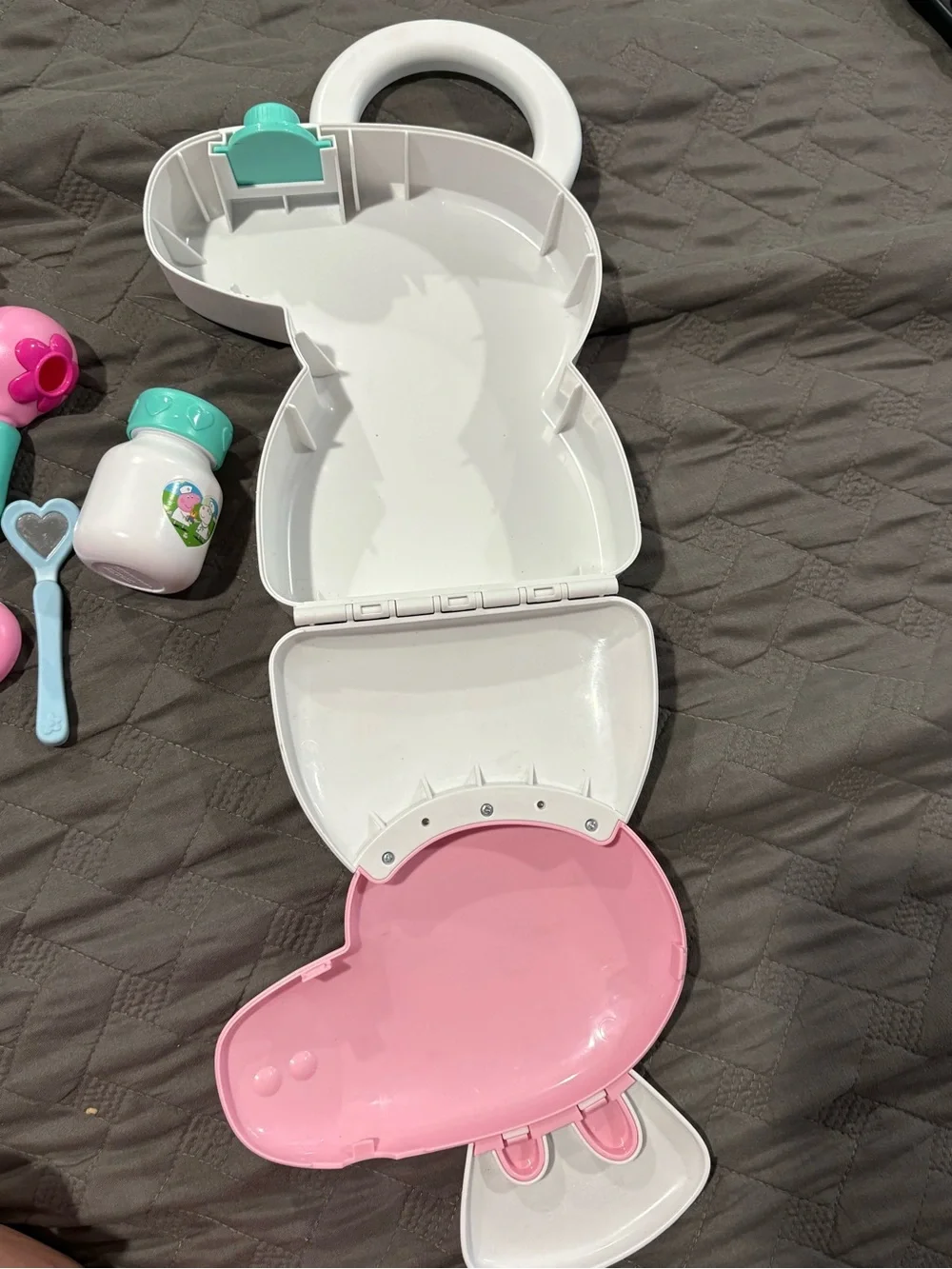 Peppa Pig Doctor Checkup Case 7 Piece Set